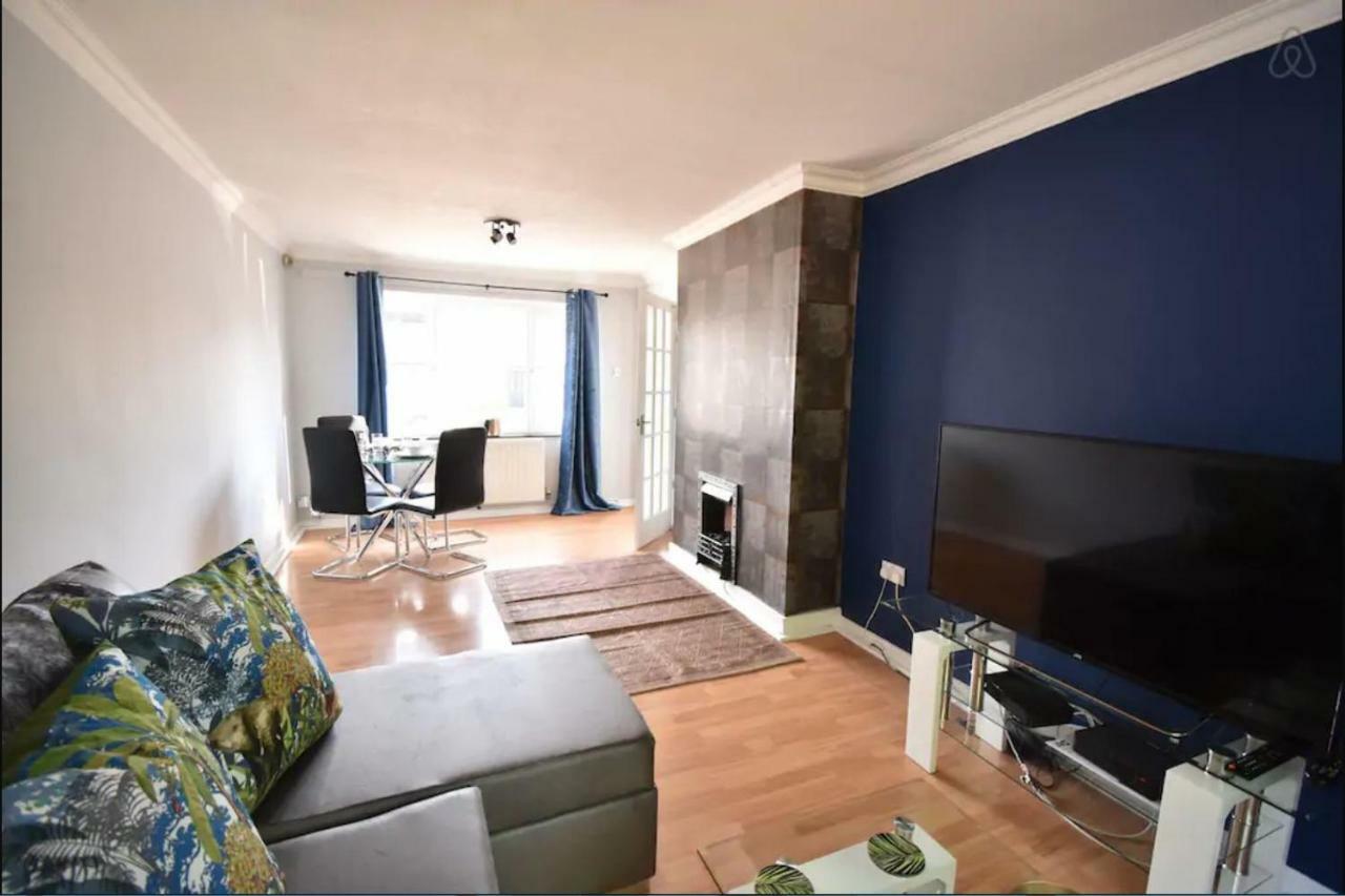 3-Bedroom Comfy Home In סוליהול מראה חיצוני תמונה