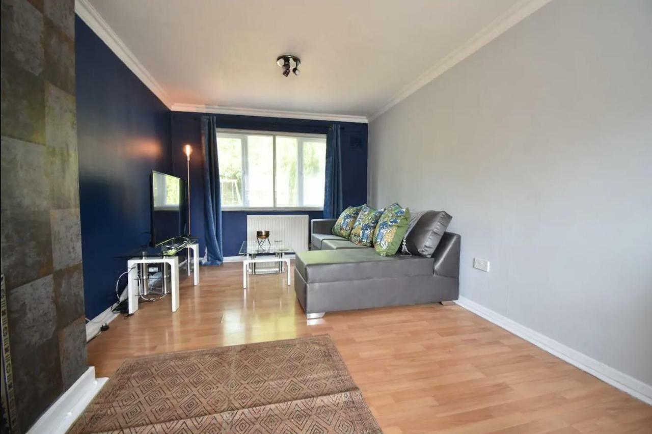 3-Bedroom Comfy Home In סוליהול מראה חיצוני תמונה