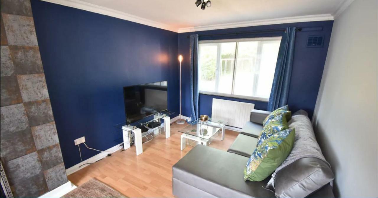 3-Bedroom Comfy Home In סוליהול מראה חיצוני תמונה